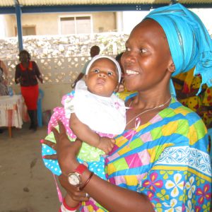 foto-kenyacare-Annette-met-baby-2016