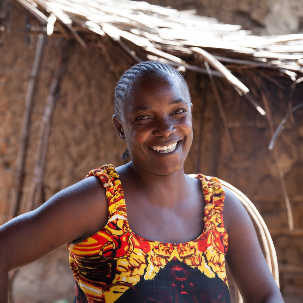 Kenya Care offers HIV positive mothers and fathers a new future. Their diagnose feels like a death sentence. Not only they themselves but also their children are abandoned by their community and society, and have to leave house and hearth. We teach them how to live and deal with their disease, work on their self-esteem and providing for their own basic needs