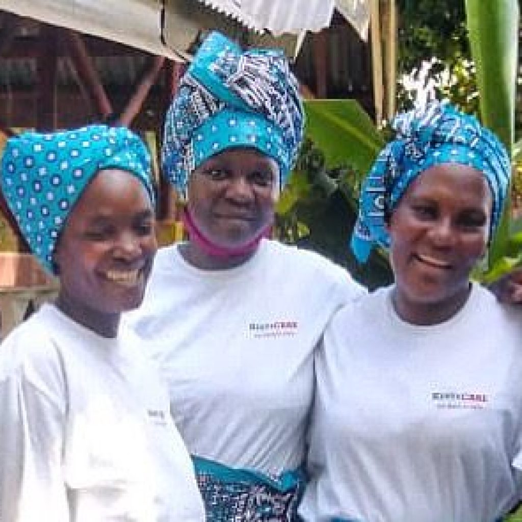 Kenya Care leden presenteren de 'Jerusalema Challenge' ter gelegenheid van World Aids Day.